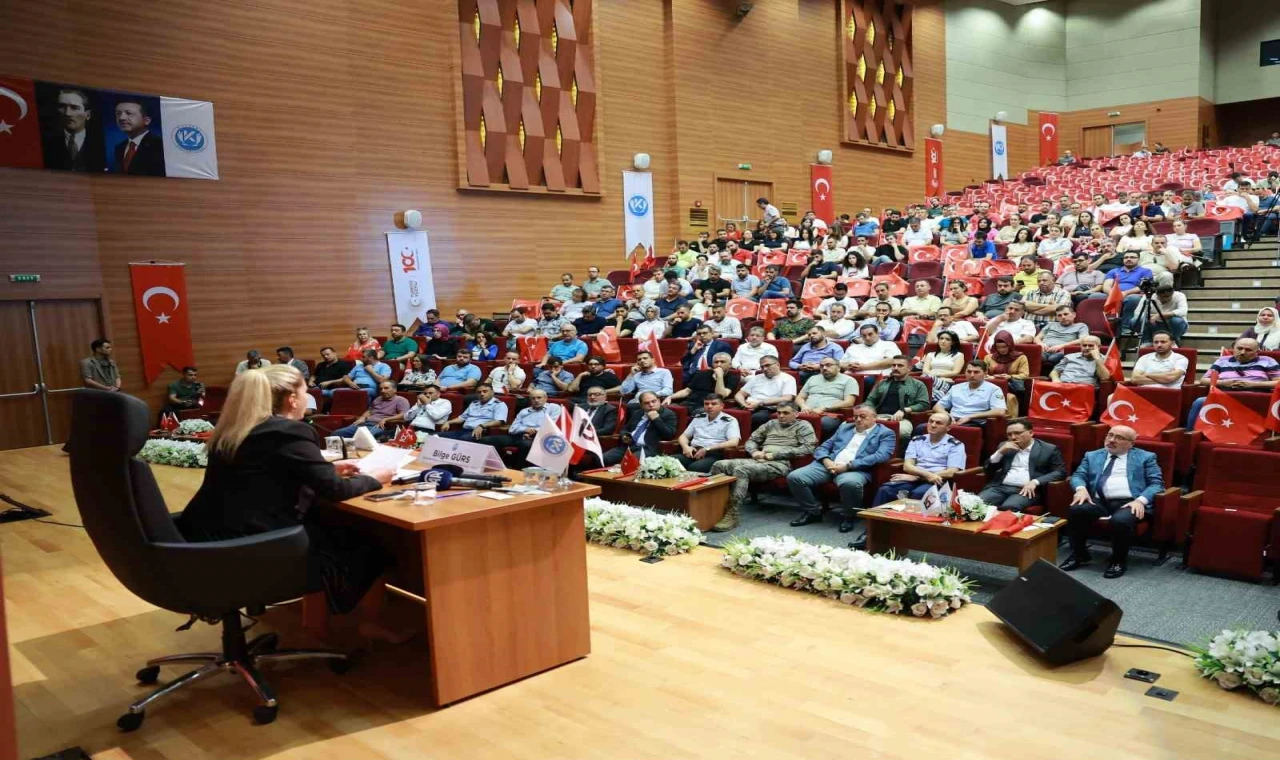 15 Temmuz’da babası ve eşini şehit veren Gürs: ”Acizlerin karşısına başları dik çıkan kahramanlarımız, tarihe isimlerini altın harflerle yazdırdı”