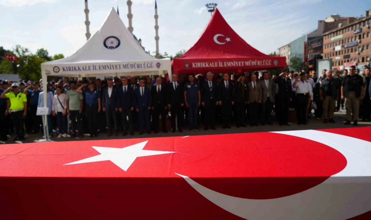 2 aylık evliydi, kazada hayatını kaybetti: Genç polisin cenazesi memleketine uğurlandı