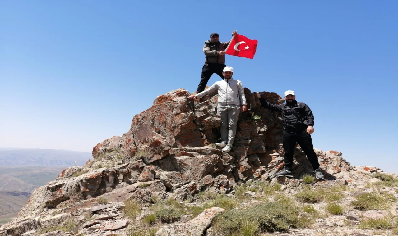 Ağrı’da Kösedağ’a zirve tırmanışı ile 15 Temmuz kutlandı