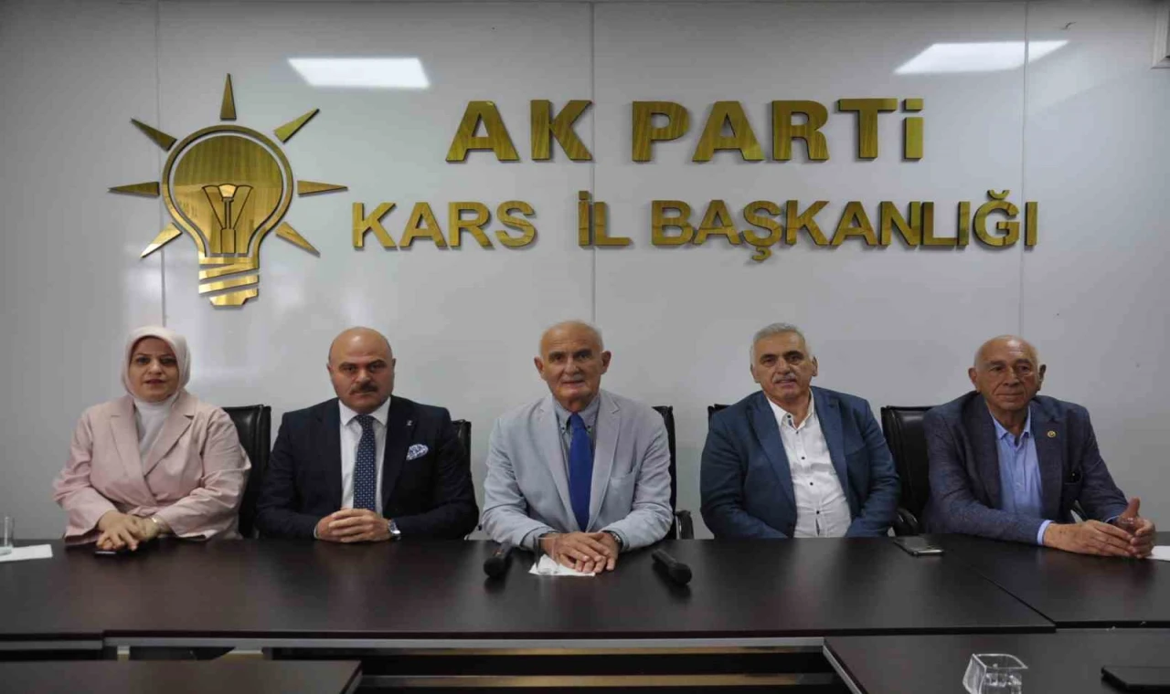 AK Parti Genel Başkan Yardımcısı Yılmaz , Kars’ta basınla buluştu