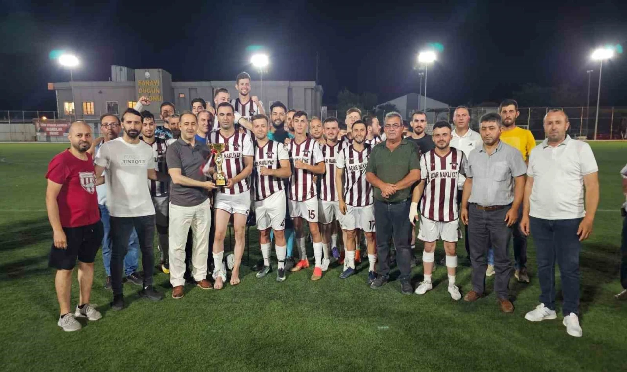 Bandırma’da mahalleler arası futbol turnuvasının şampiyonu belli oldu