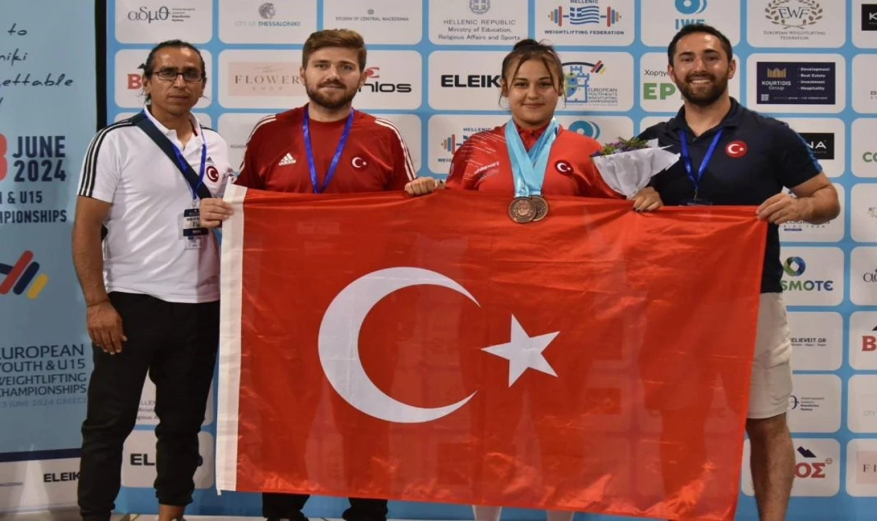 Bilecikli milli sporcu 3 bronz madalya birden kazandı