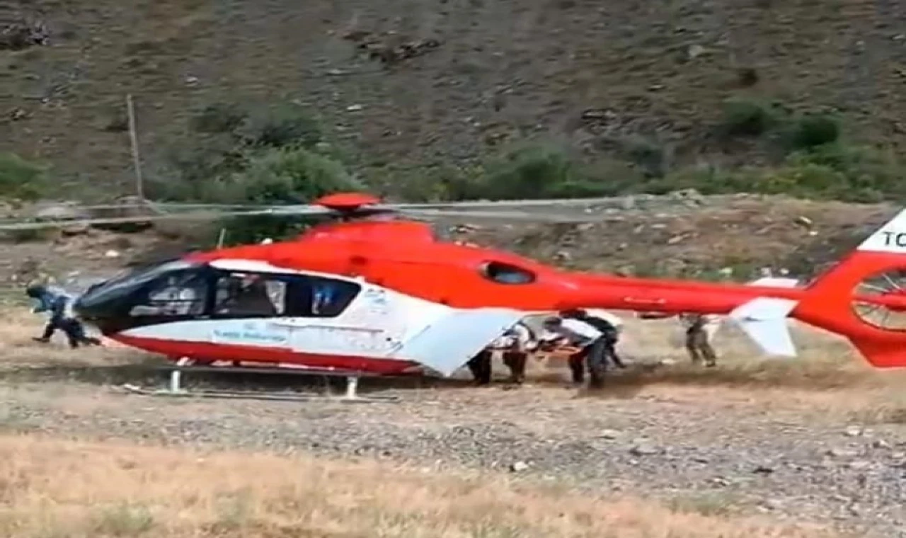 Bitlis’te ambulans helikopter 40 yaşındaki hasta için havalandı