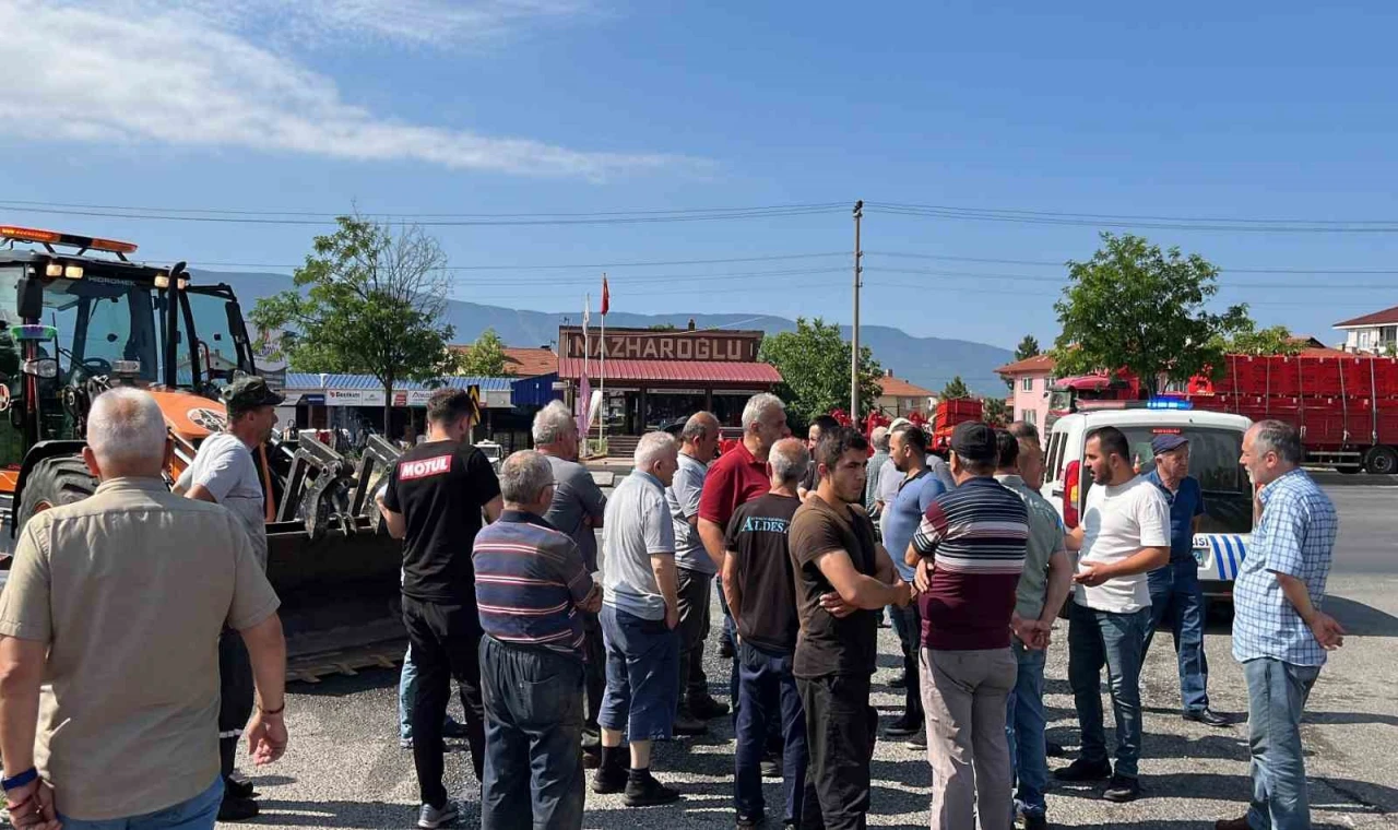 Bolu’da ölümlü kazaların meydana geldiği kavşak kapatılıyor: Sanayi esnafı ayaklandı