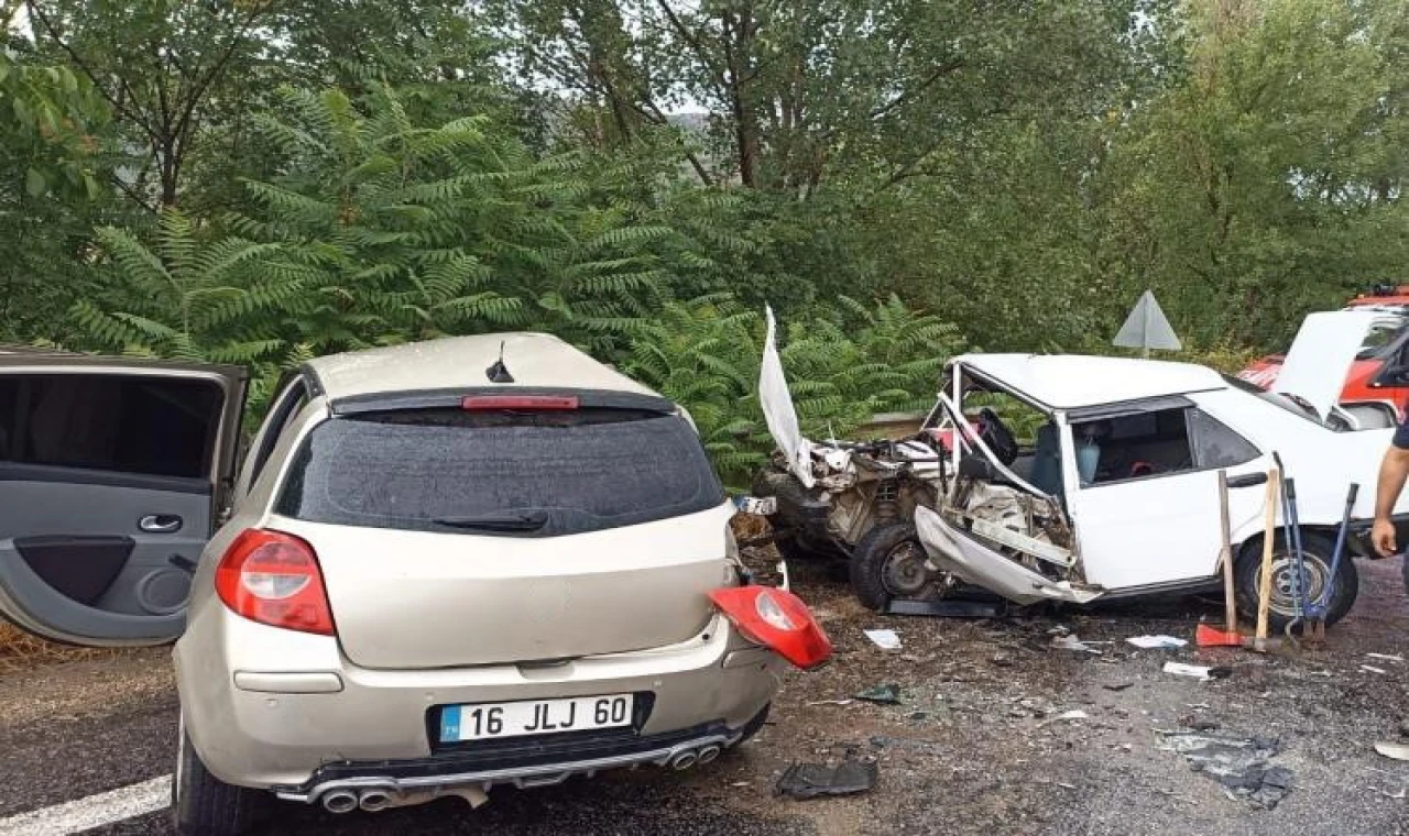 Bursa’da kayganlaşan yolda trafik kazası: 1 ölü, 3 yaralı