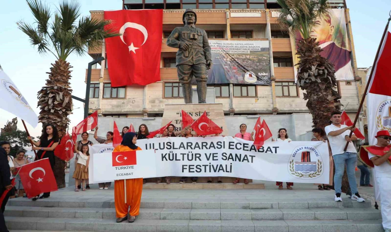 Büyükçekmece Belediyesince yaptırılan Atatürk Anıtı’nın açılışı gerçekleşti