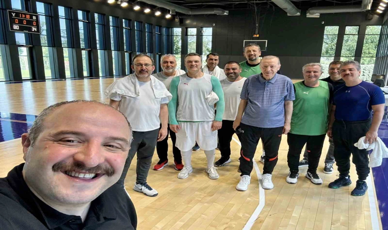 Cumhurbaşkanı Erdoğan basketbol oynadı