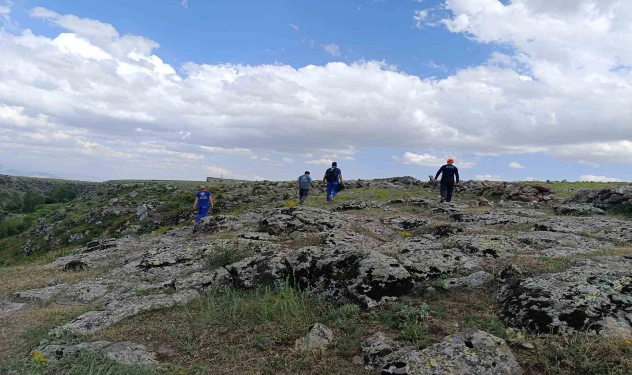 Digor’da kaybolan Yıldız sırra kadem bastı