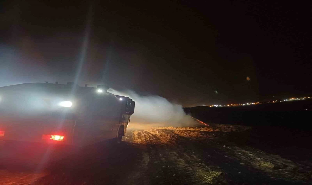 Diyarbakır’da anız yangını TOMA ve itfaiye ekiplerince söndürüldü