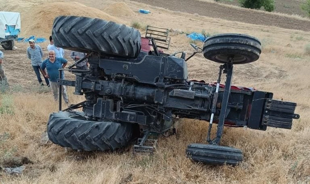 Elazığ’da traktör devrildi, sürücü yara almadan kurtuldu