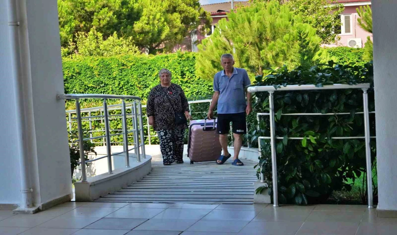 Emeklilerin Antalya’daki KYK yurtlarında ücretsiz tatil keyfi başladı