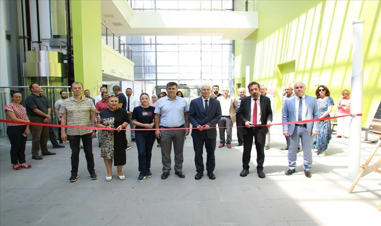 Eskişehir Teknik Üniversitesinde “15 Temmuz Demokrasi ve Milli Birlik Günü” Fotoğraf Sergisi açıldı