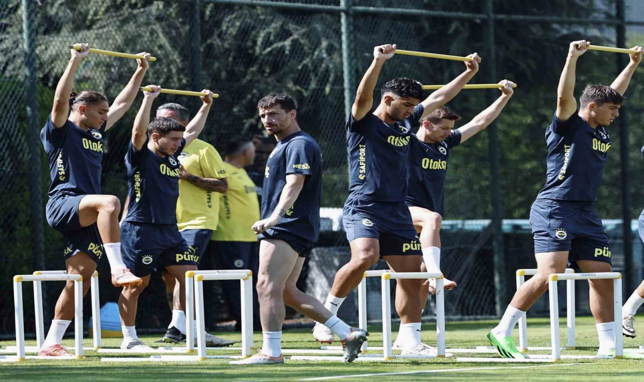 Fenerbahçe, yeni sezon hazırlıklarını sürdürdü