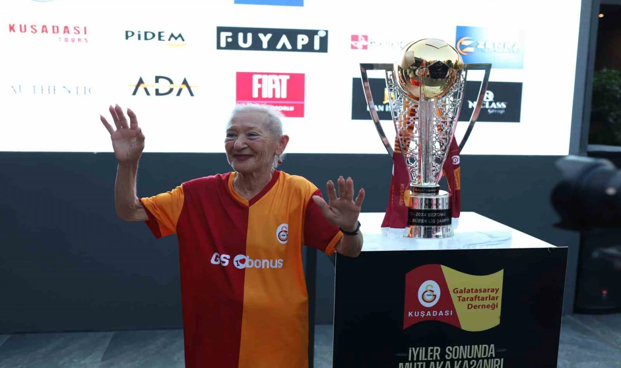 Galatasaray’ın şampiyonluğu Kuşadası’nda muhteşem bir geceyle kutlandı