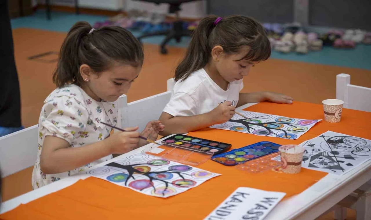 Gülnar Çocuk Atölyesi’nde çocuklar bilim ve sanatla öğreniyor