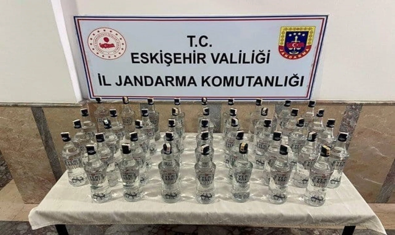 Jandarma ekipleri 43 litre sahte içki ele geçirdi