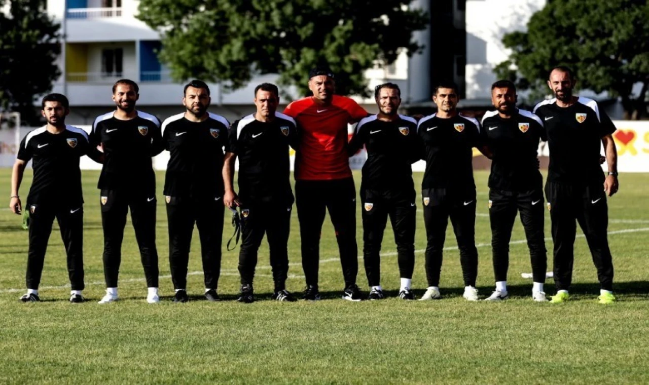 Kayserispor’da teknik ekip 8 kişi