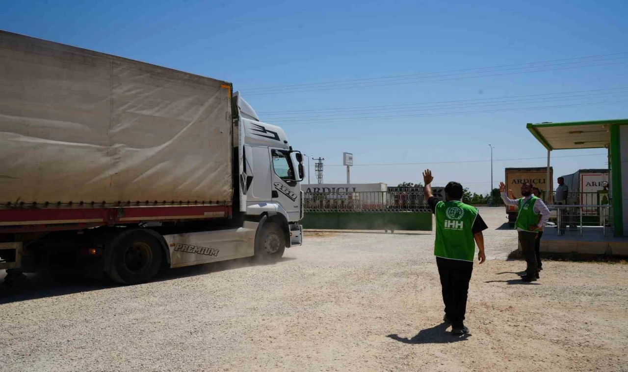 Kilis’ten, Sudan’a 3 tır yardım gönderildi