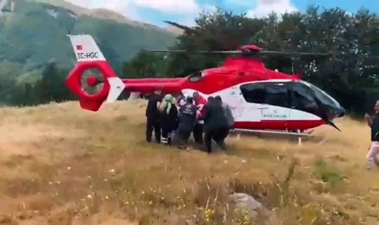 Kırsalda nöbet geçiren hastanın imdadına ambulans helikopter yetişti