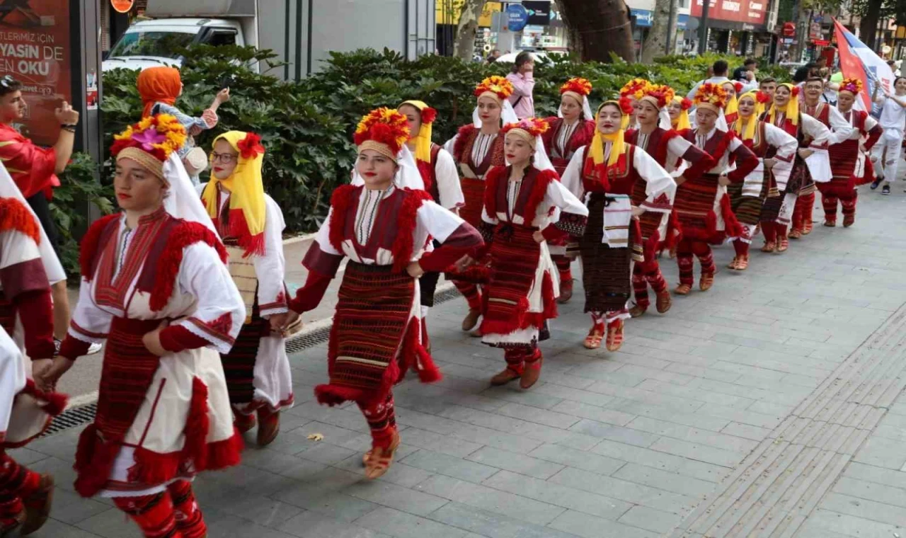 Kocaeli 1. Balkan Halk Oyunları Festivali başladı