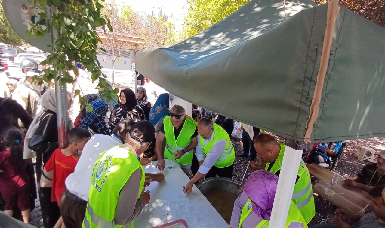 ⁠Konya'da 5 bin kişiye aşure dağıtıldı