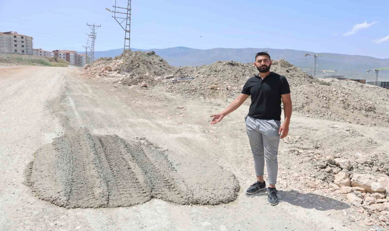 Mikserin yola beton döktüğü anlar kamerada