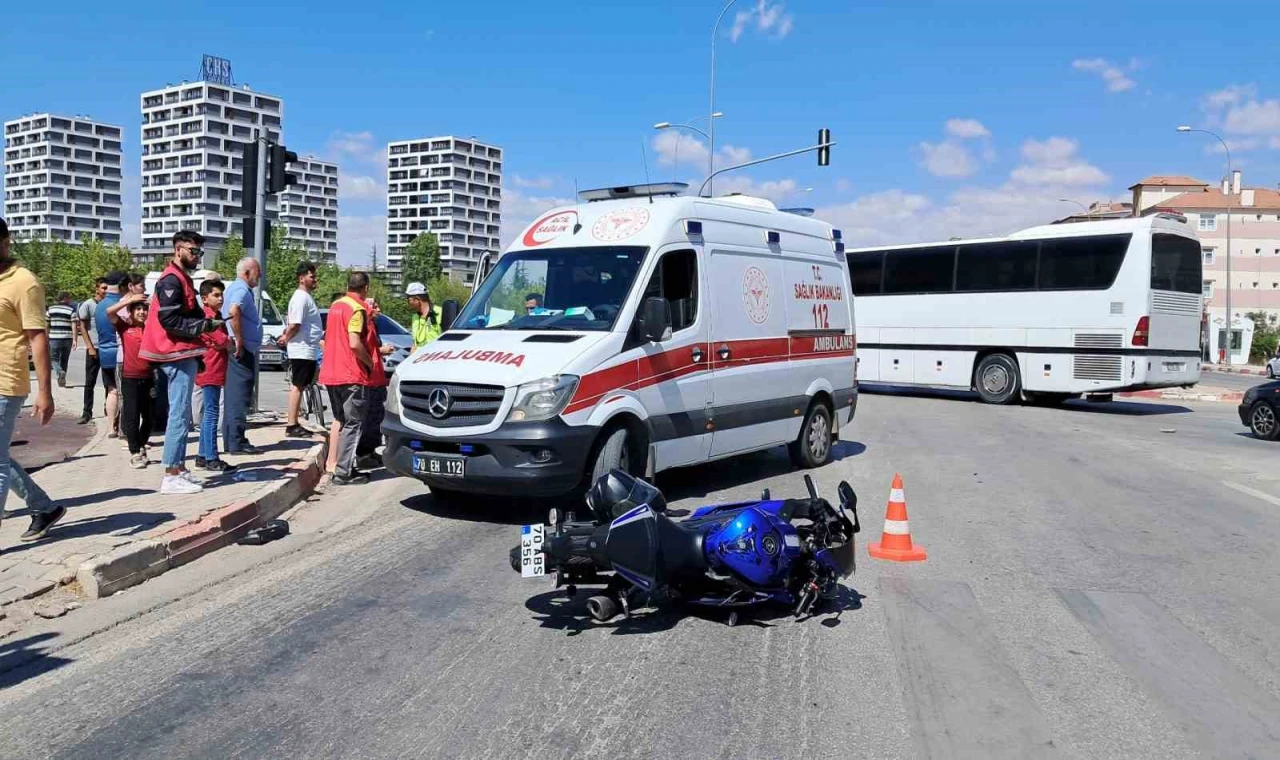 Otomobil ile çarpışan sürat motorunun sürücüsü yaralandı