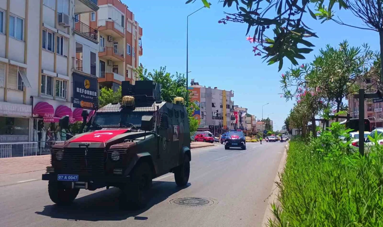 Polis, Jandarma ve Sahil Güvenlik’ten 15 Temmuz korteji