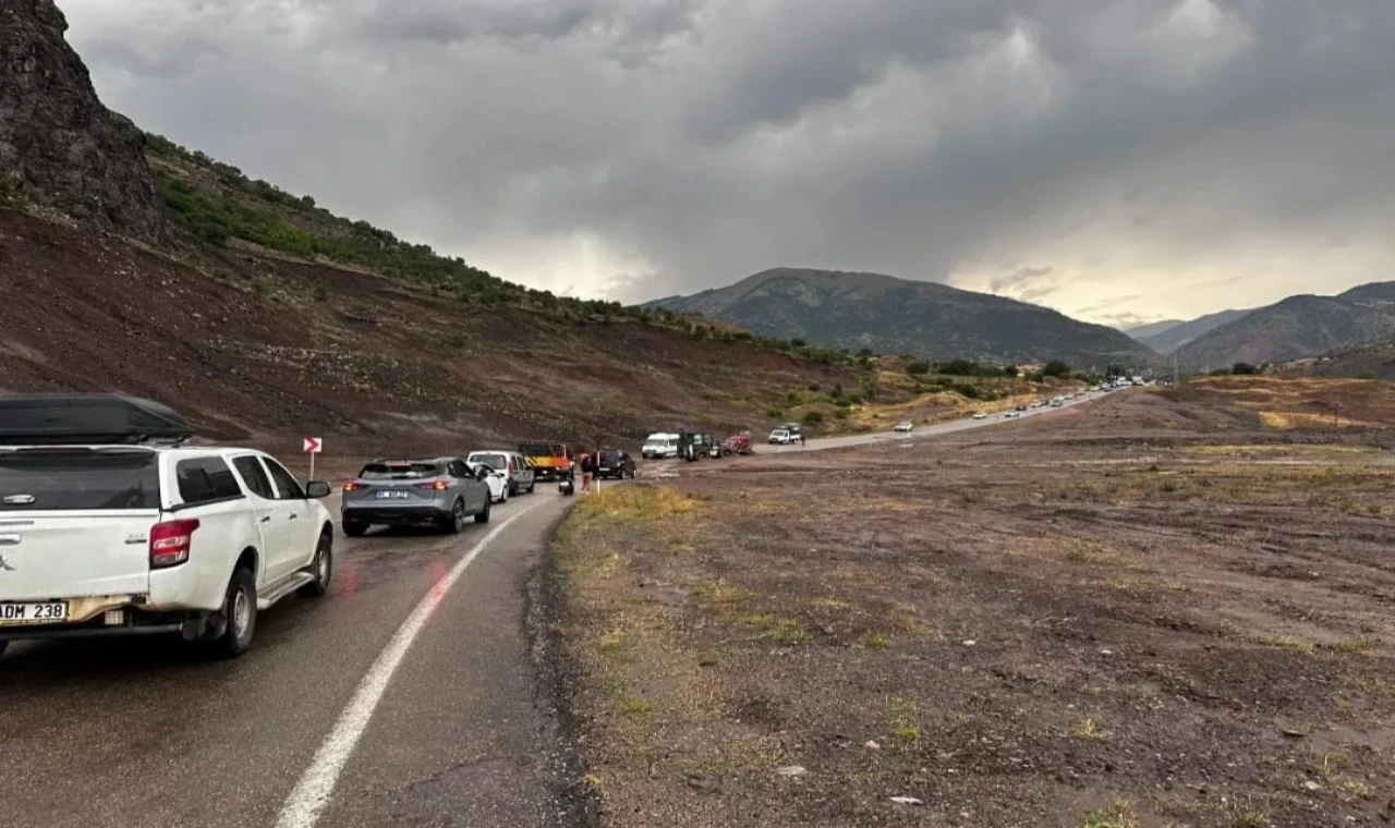 Şebinkarahisar’da şiddetli yağış hayatı olumsuz etkiledi