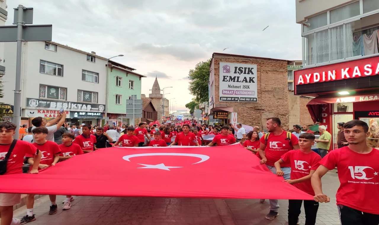 Sinop’ta mehter eşliğinde milli birlik yürüyüşü