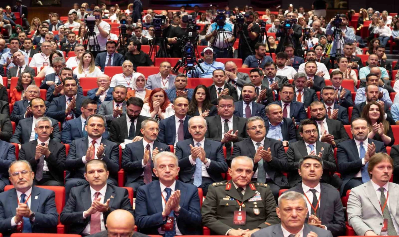 TBMM Başkanı Kurtulmuş: ”Demokrasi olmazsa siyasi iradenin gerçekleşmesi mümkün olmaz”