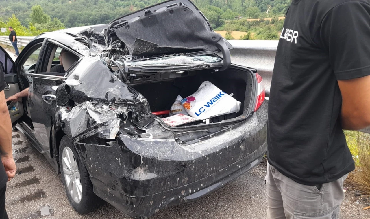 Tokat’ta zincirleme trafik kazası: 1’i ağır 2 yararlı