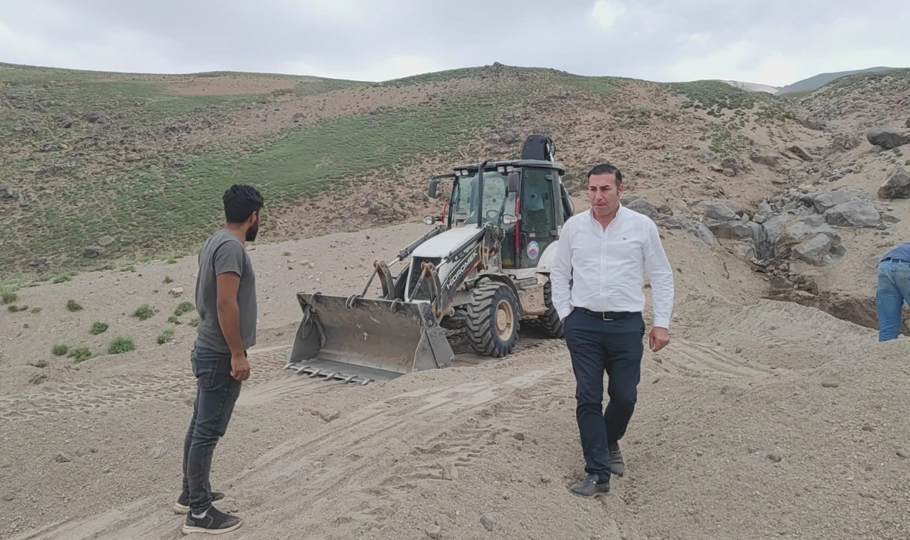 Türkiye’nin en yüksek üçüncü dağı Süphan Dağına yol açma çalışması