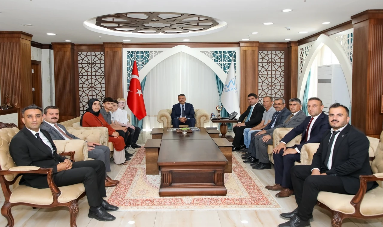 Vali Çelik: “Hakkari’nin beyin göçünü, beyin gücüne çevireceğiz.”