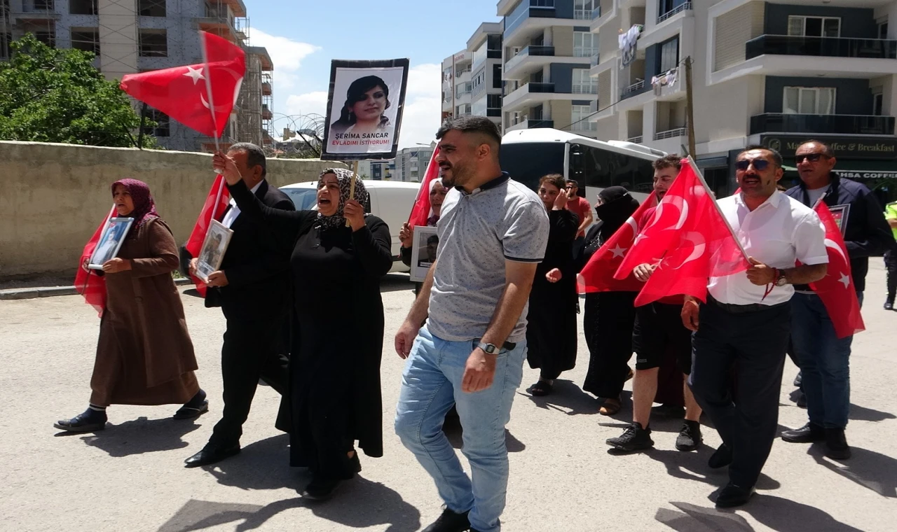 Van’da evlatları dağa kaçırılan annelerin evlat nöbeti devam ediyor