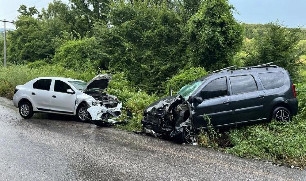 Yağışlı hava kazayı beraberinde getirdi: 6 yaralı