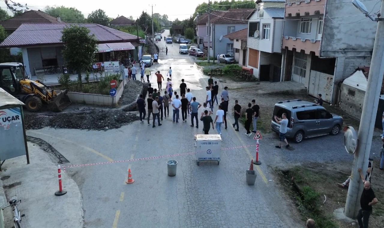 Yolu kapatan köylülerden doğalgaz tepkisi