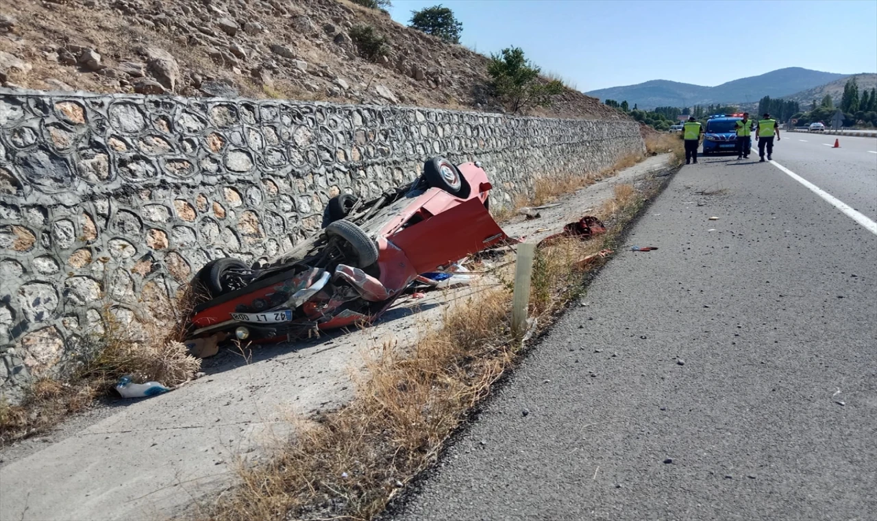 Balayına giden evli çift kaza yaptı