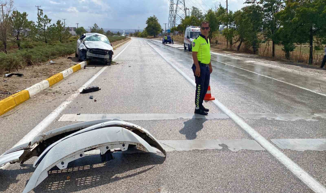 Kulu'da kontrolden çıkan otomobil takla attı: 3 yaralı