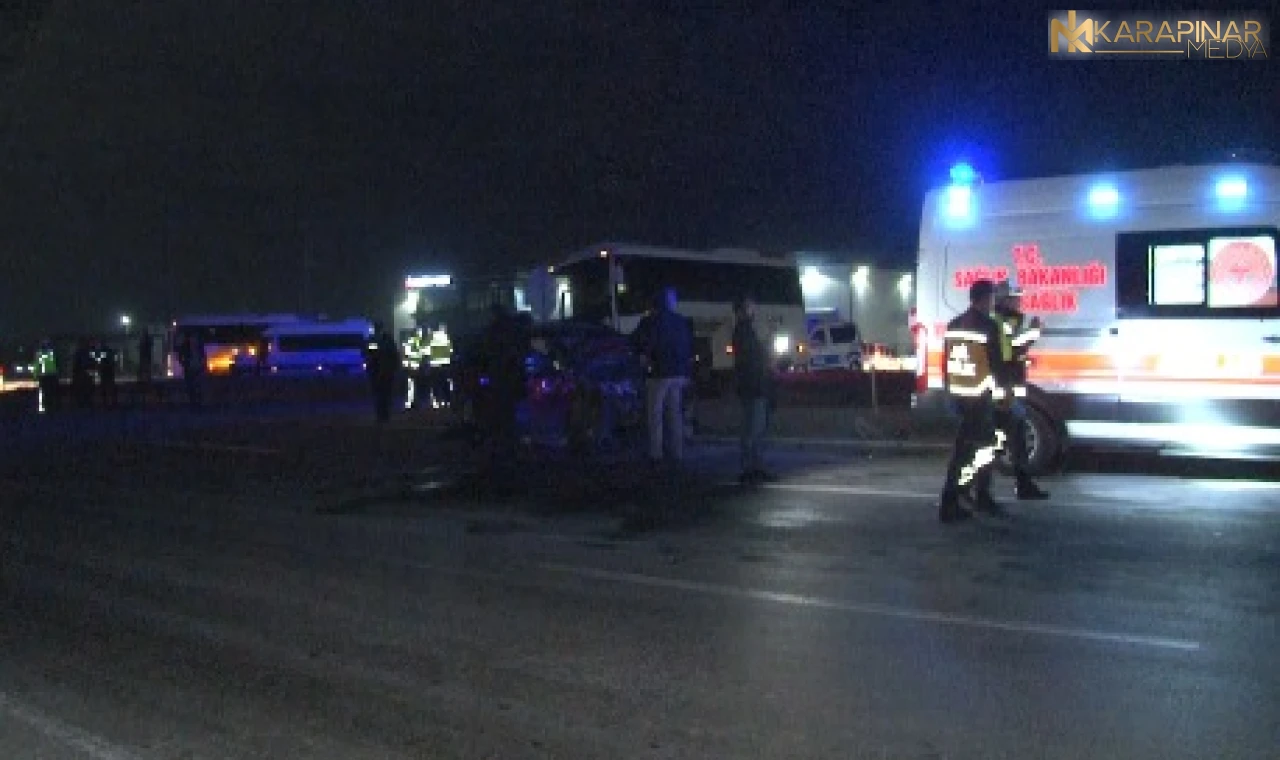 Konya'da feci kaza; polis minibüsü ile otomobil çarpıştı