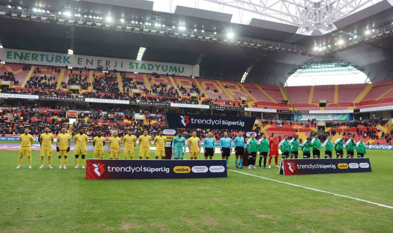 Trendyol Süper Lig: Kayserispor: 2 - Konyaspor: 1 (İlk yarı)