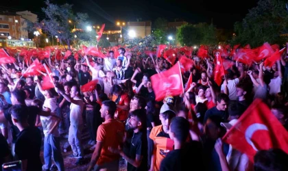 A Milli Futbol Takımı’nın çeyrek finale yükselmesi Edirne’de coşkuyla kutlandı