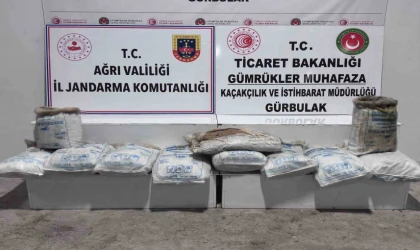 Ağrı’da çuvallar içerisinde 240 kilo uyuşturucu yakalandı