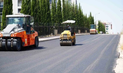 Altınşehir Mahallesinde yollar asfaltlanıyor