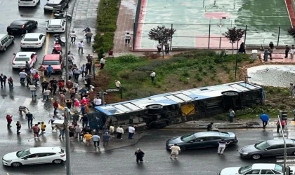 Ankara’da belediye otobüsü devrildi: 5 yaralı