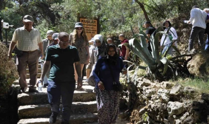 Antalya Sosyal Güvenlik İl Müdürlüğü emekliler ile doğa yürüyüşünde buluştu