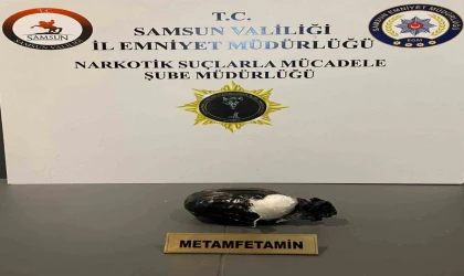 Araçlarında uyuşturucu ele geçen 2 kişi gözaltına alındı