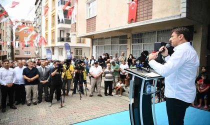 Bahçelievler Yunus Emre Camii, yeni ismiyle ibadete açıldı