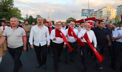 Başkan Özdoğan: ”Birliğimiz ve beraberliğimizle hainlere karşı dimdik ayaktayız”