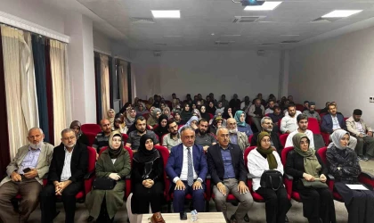 Bayburt’ta ‘Bir Yetime Aile Olmak’ konulu panel düzenlendi